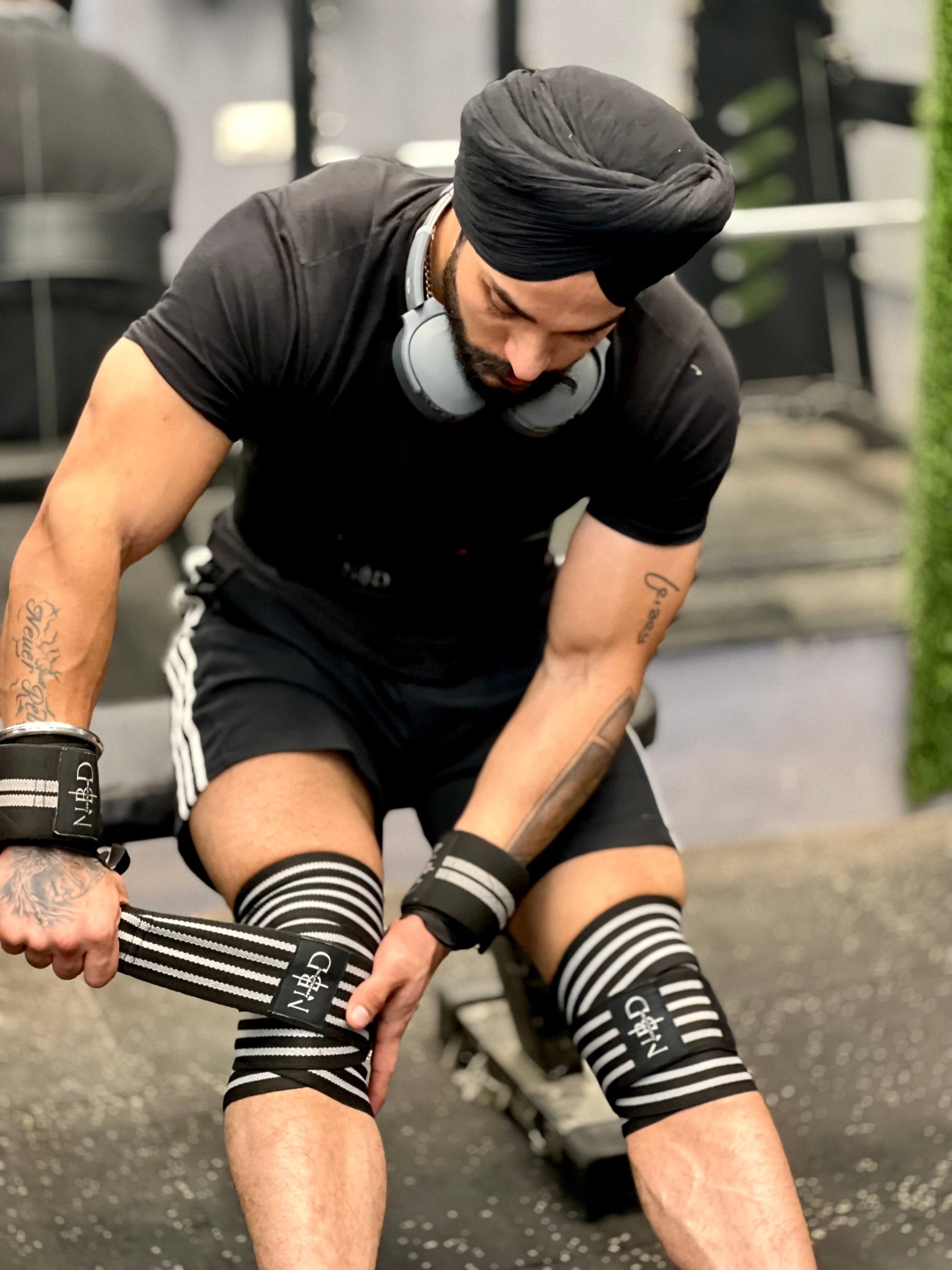 NBD Heavy-Duty Knee Wraps – Maximum Protection for Squats and Leg Workouts