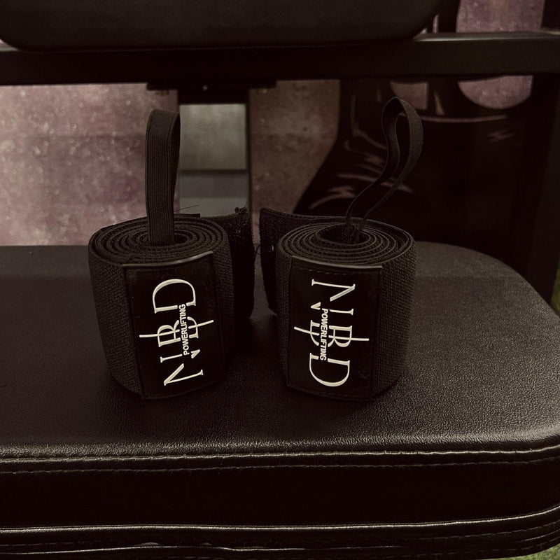 NBD Powerlifter using NBD 1 meter wrist wraps during weightlifting workout India